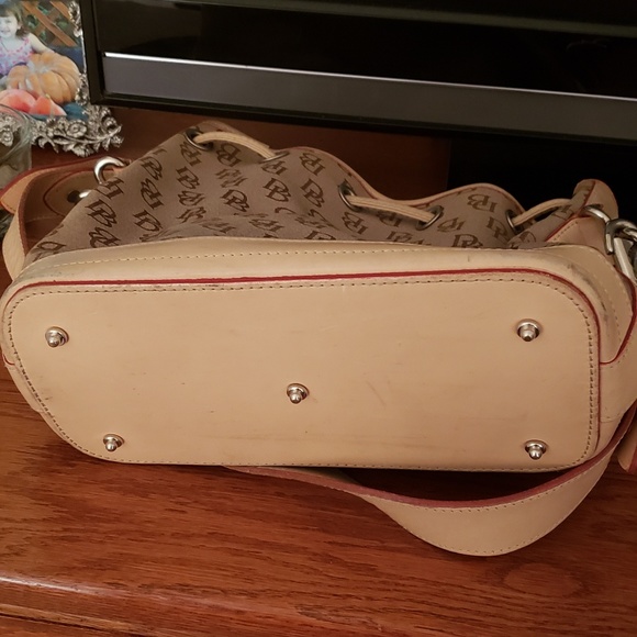Authentic Dooney and Bourke purse - Picture 4 of 5